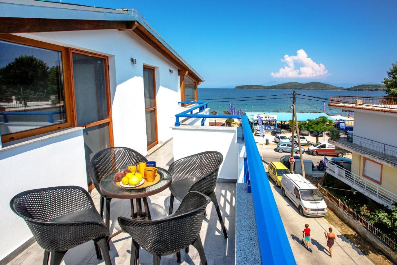 The Blue Beach Apartments Néa Péramos Exterior foto