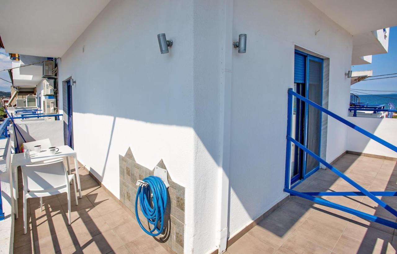 The Blue Beach Apartments Néa Péramos Exterior foto